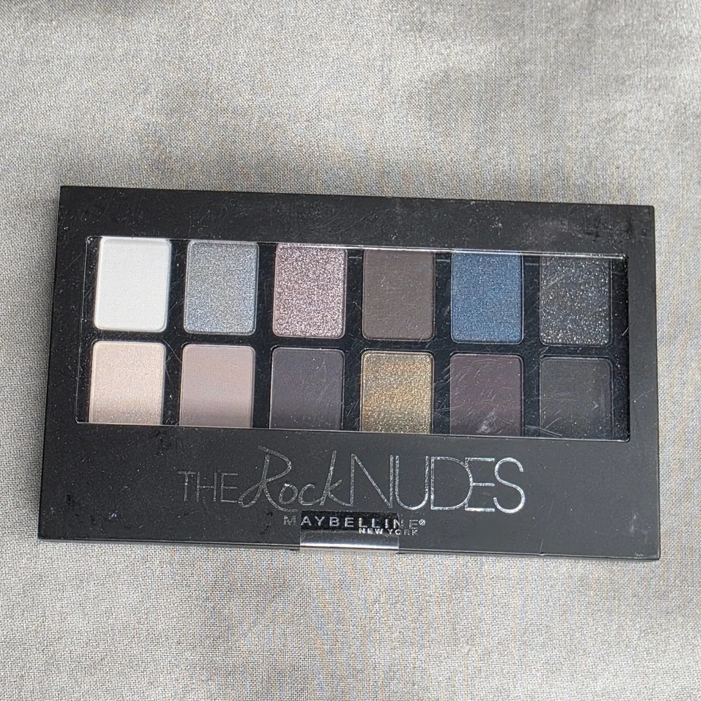 Maybelline New York The Rock Nudes Palette NEW & SEALED